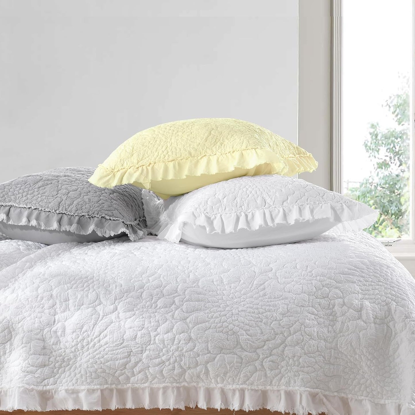Light Yellow Ruffled Quilt Twin Size, Stone-Washed Microfiber Lightweight Crinkled Farmhouse Rustic Shabby Chic Bedding Set, 2 Pieces Reversible Bedspread with Pillow Sham for All Season