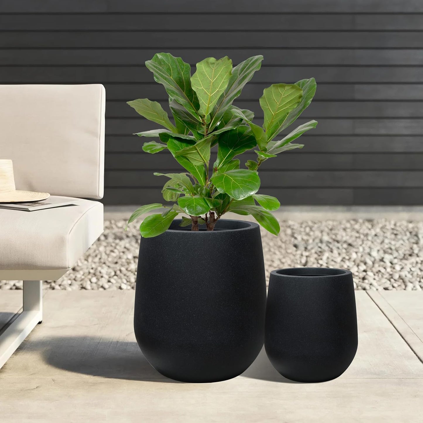 16.9 Inch Plastic Tall Planters for Outdoor Plants,Modern Black Round Tapered Flower Pot for Outdoor and Indoor Plants, Large Plant Pots with Drainage Holes and Rubber Plug for Home Garden Patio