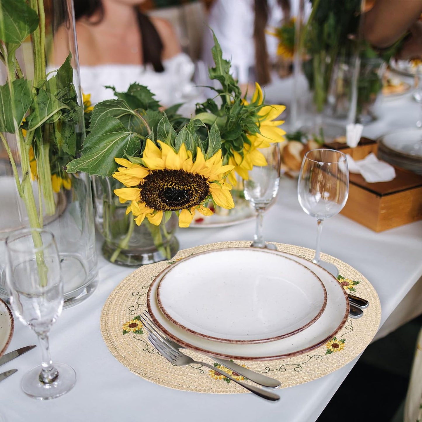 Whaline 4Pcs Round Sunflower Placemats Spring Summer Flower Embroidered Place Mats Floral Dinner Table Mats for Home Holiday Birthday Baby Shower Party Decor