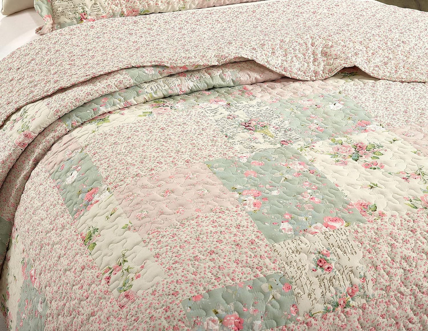 Brilliant Sunshine Rose and Sage Quilt Set, 2-Piece Bedding Sets, Traditional Patchwork Design, Washable and Reversible Bedspread, Soft Lightweight Coverlet, All-Season, Twin/Twin XL, Light Pink Green