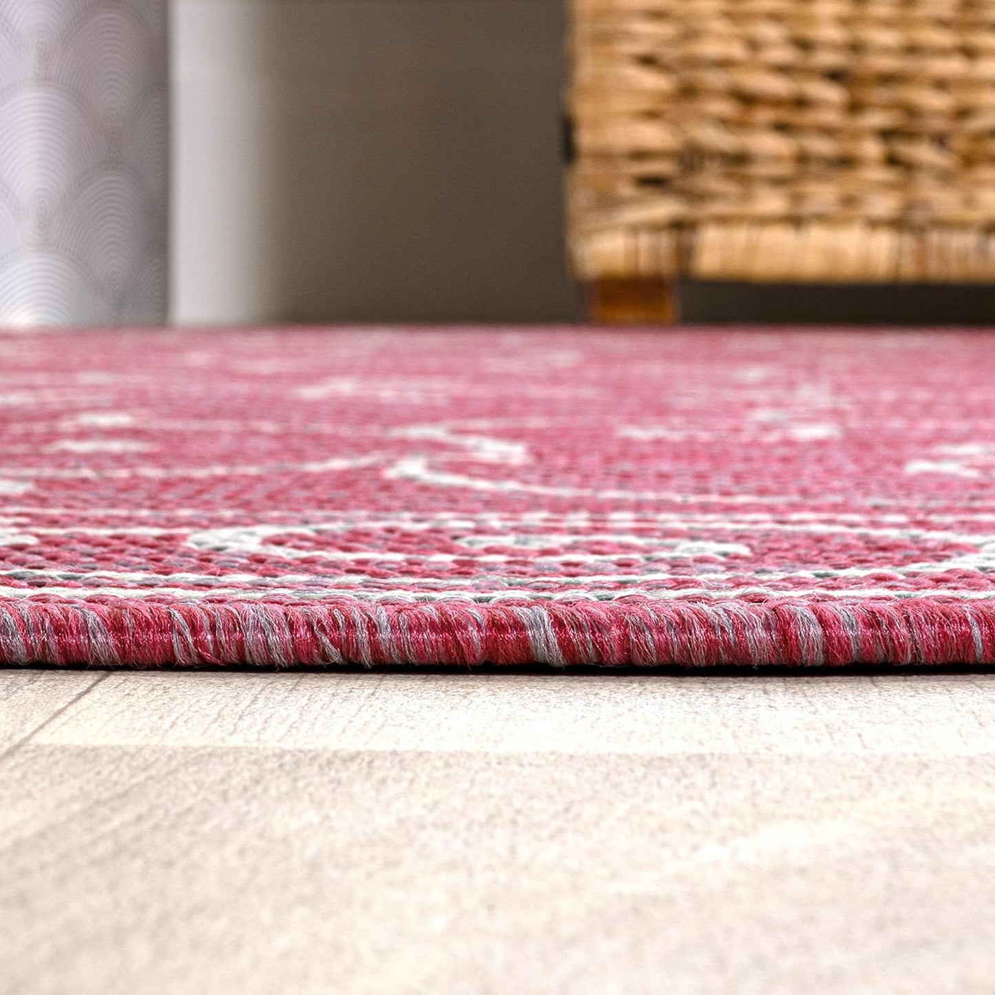 JONATHAN Y Vintage Filigree Indoor Outdoor Area Rug 8X10 Fuchsia/Light Gray, Charleston Textured Weave for Backyard, Patio, Porch, Easy-Cleaning, High Traffic, Pet-Friendly, Non-Shedding (SMB106J-8)