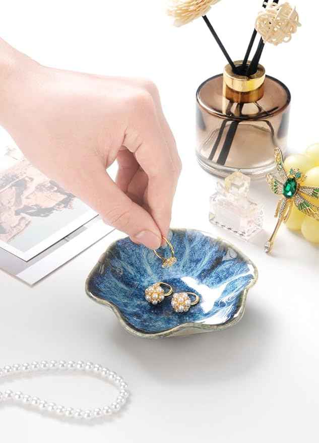 2PCS Lotus Leaf Shape Ring Holder Dish, Small Key Bowl, Ceramic Trinket Tray Jewelry Dish Organizing Necklace Earrings for Mom Friend Sister, All Jewelries Are NOT Included. White+Light Blue.