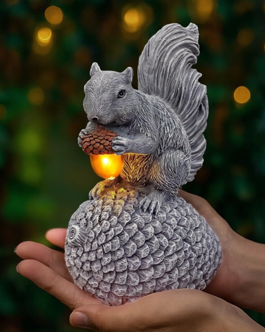 Solar Garden Statue – Hand-Painted Resin Squirrel on Pinecone with Glowing LED Acorn – Charming Yard, Patio & Balcony Decor – Gift for Mom, Grandma & Garden Lovers