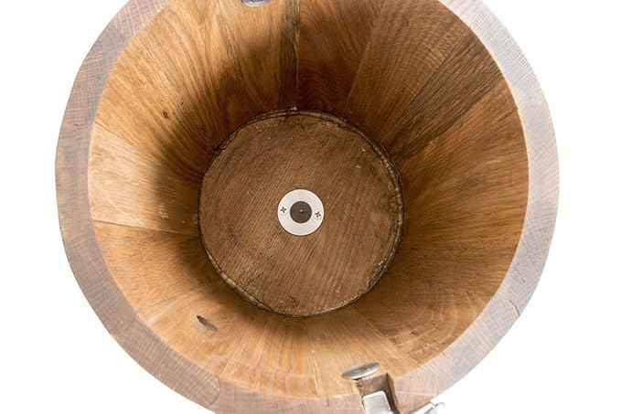 Country Ice Cream Maker - Classic Wooden Tub - Hand Crank - 6 quart
