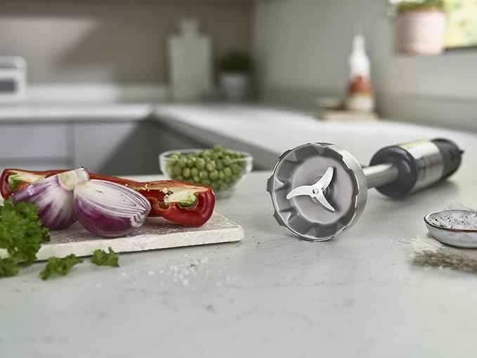 Kenwood Triblade XL+ Hand Blender Removable Steel Bar Equipped with Whisk, Chopper and Measuring Cup with 0.75 L Handle, Power 1000 Watt, Grey