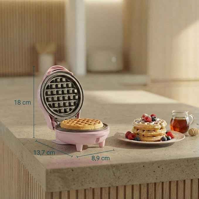 Bestron Mini-Waffeleisen für klassische Waffeln, kleiner Waffelmaker mit Antihaftbeschichtung, für Kindergeburtstage, Familienfeiern, Ostern oder Weihnachten, Retro Design, 550 Watt, Farbe: Rosa