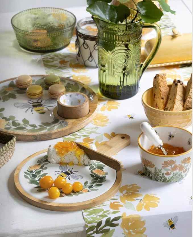 Boston International Vintage-Inspired Glass Serving Bowl with Embossed Floral Pattern for Salad Snacks Dinner, Small 4.75" x 2.25", Olive Green Codi