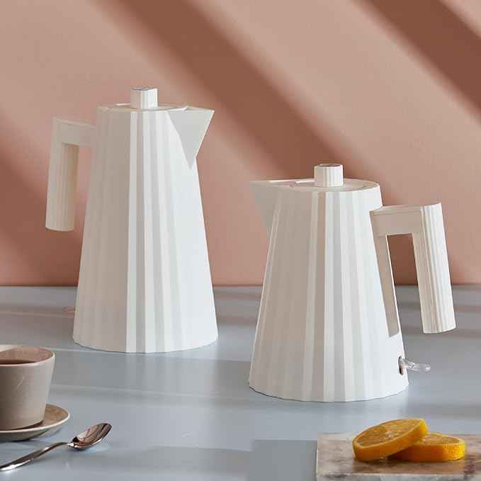 Alessi Plissé MDL06 W/UK Design Electric Kettle, Thermoplastic Resin, 2400 W, 170 cl, White, 21.5 x 33.5 x 21.5