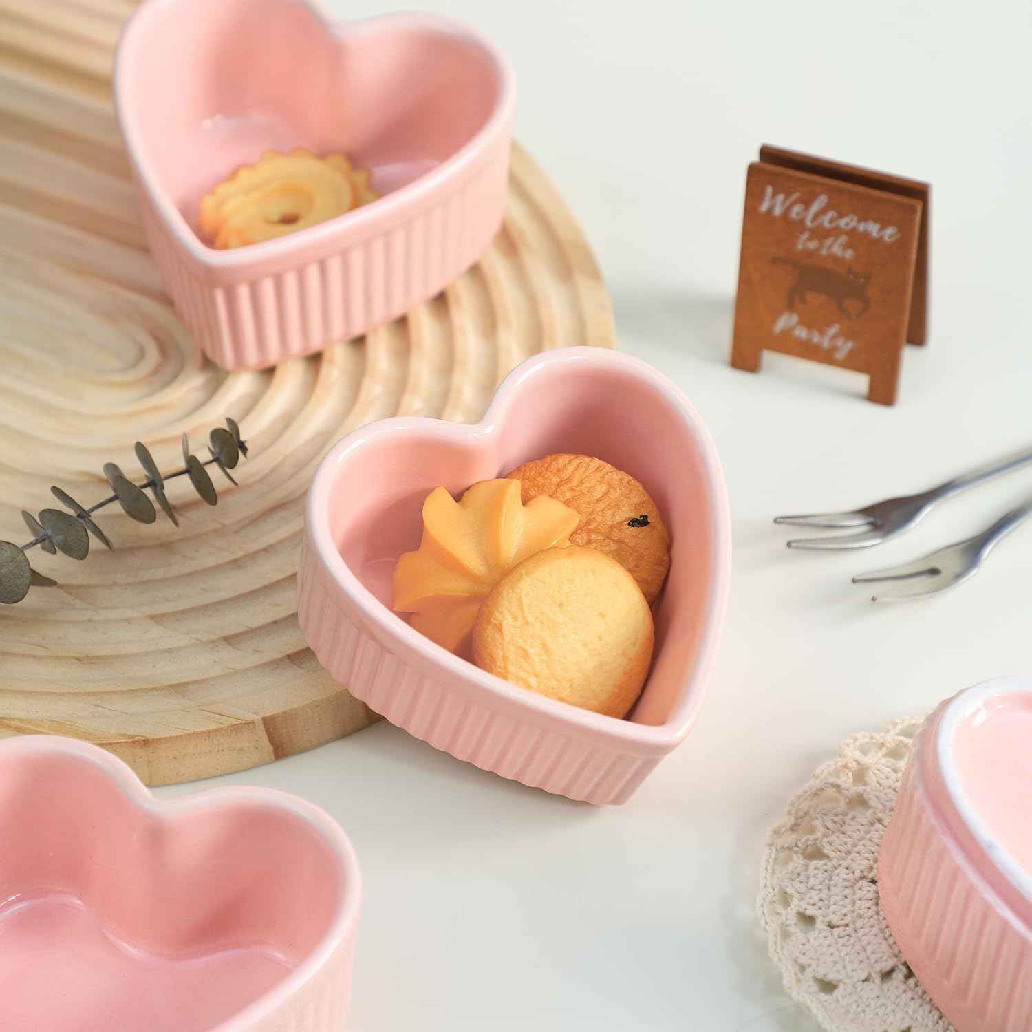 Sizikato Heart-Shaped Porcelain Souffle Dishes, Ramekins - 3.5 Inches for Souffle, Creme Brulee and Dipping Sauces - Set of 4