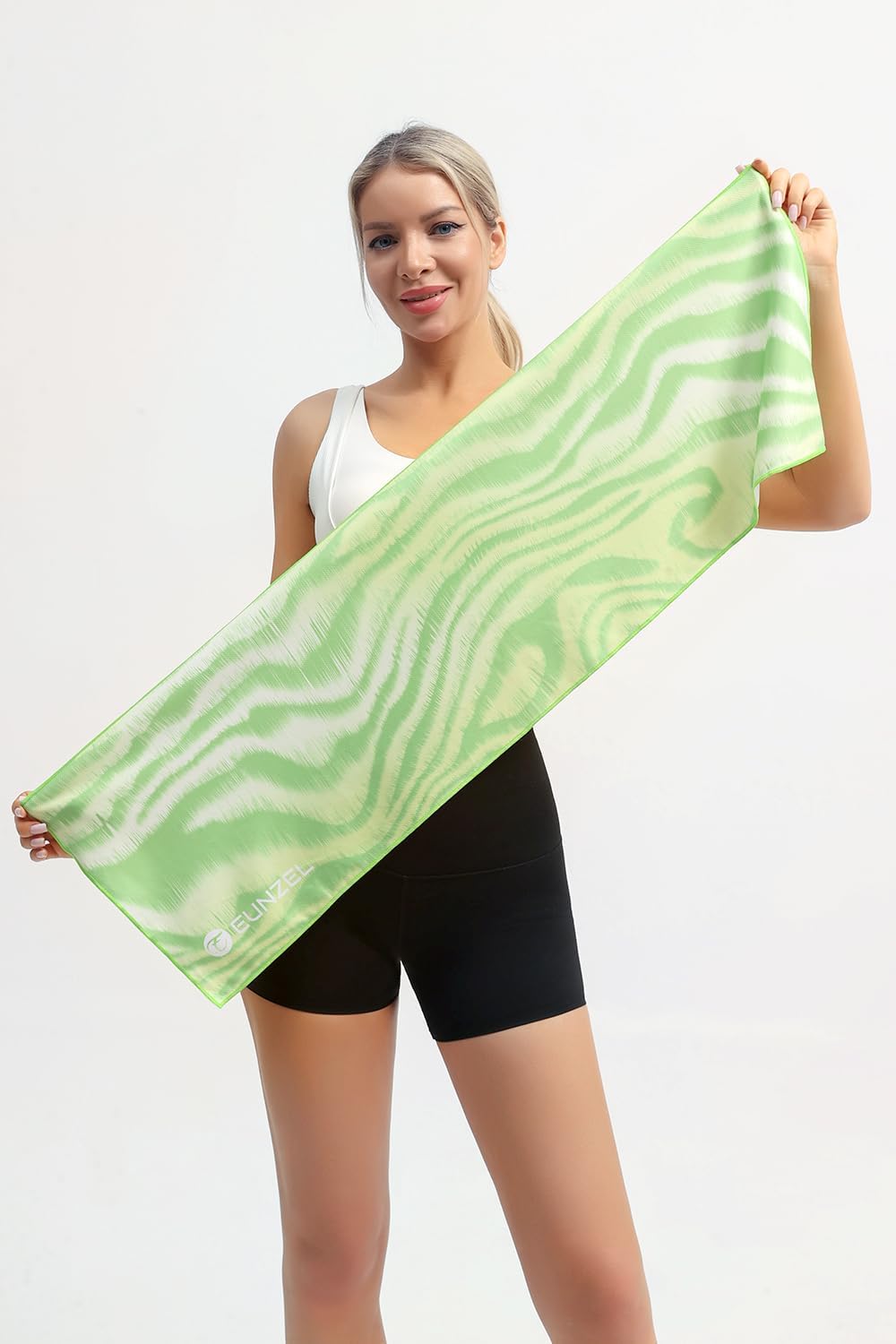 Eunzel Cooling Towel, Ice Towel for Neck, Soft Microfiber Chilly Towel Stay Cool for Sports, Yoga, Running, Gym, Workout, Biking, Camping & Outdoor Activities 40"x12"