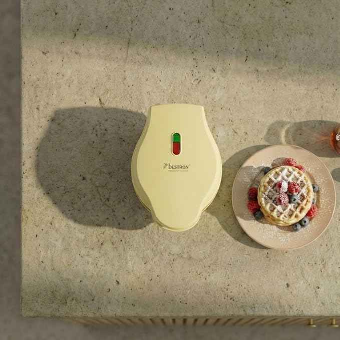 Bestron Mini Waffle Maker, Classic Waffles, Non-Stick Coating, Kids Parties, Family Party, Retro Design, 550 Watt, Yellow