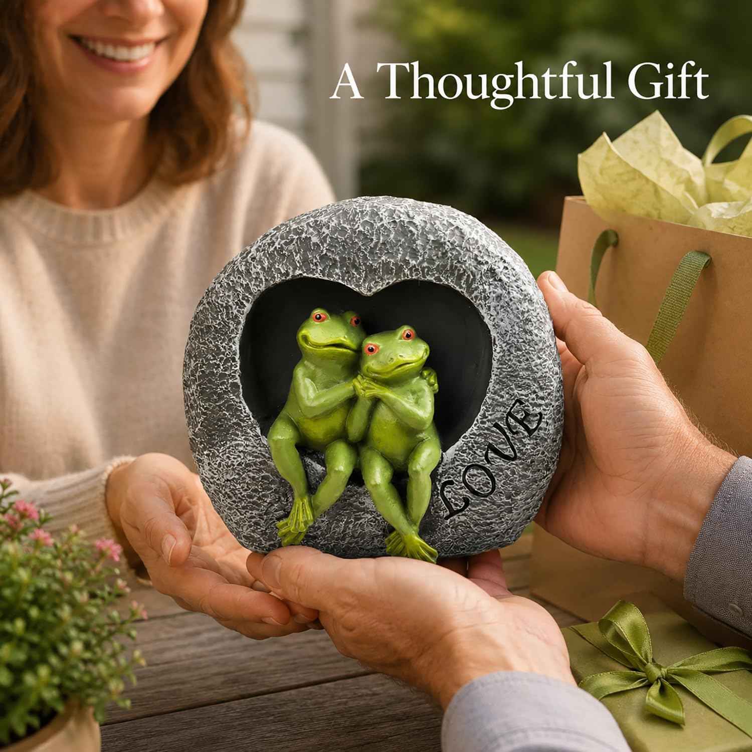 MeritMode Frog Garden Decor Outdoor Statue, Funny Resin Frog Figurine for Patio Porch Yard, Cute Garden Sculpture for Lawn Decor, Gardening Gift for Women Mom Frog Lovers
