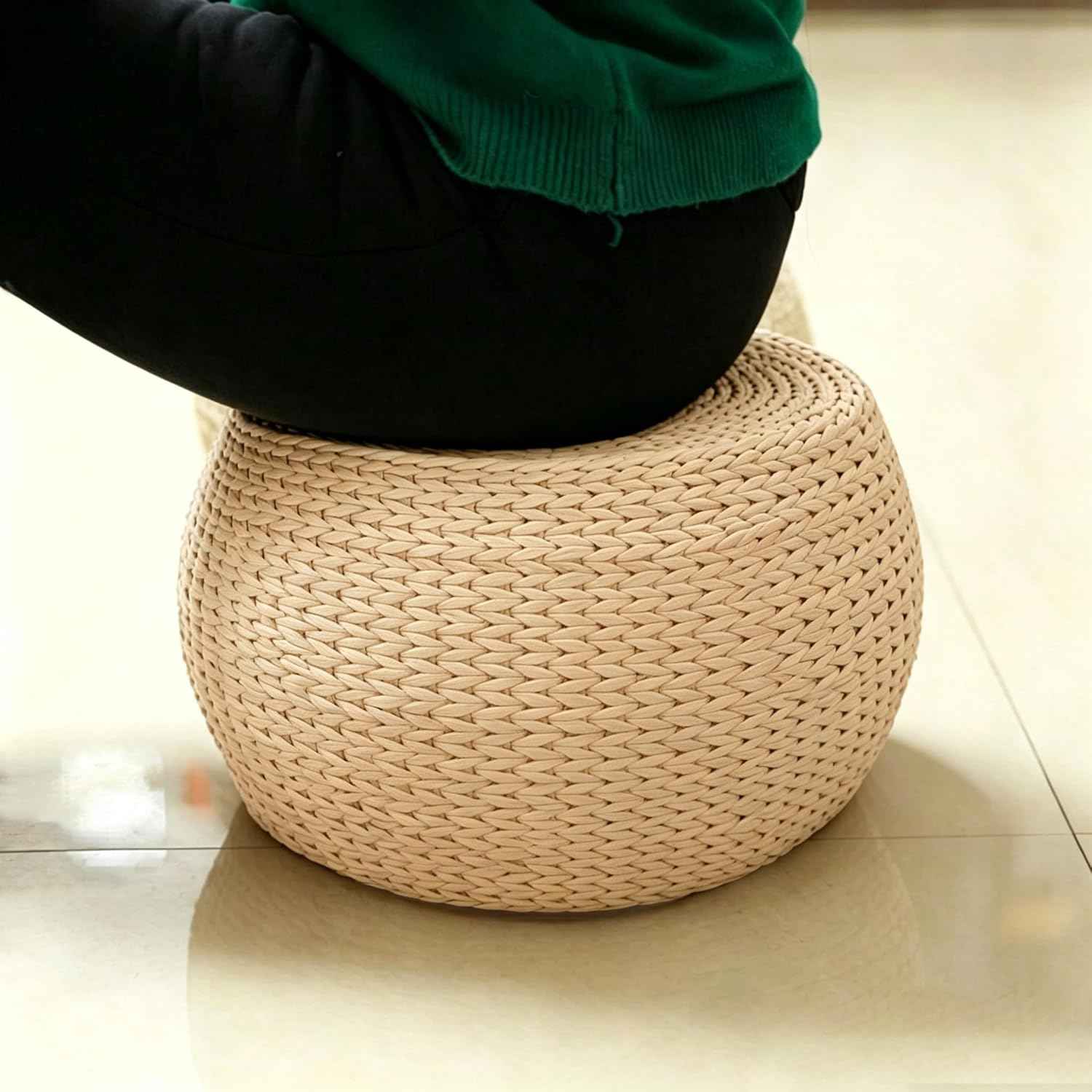Solid Wood Straw Round Pouf Ottoman, Small Handwoven Boho Extra Seat, Low Tatami Ottoman Footrest for Living Room Bedroom Patio Garden (12.2"x12.2"x8.7")
