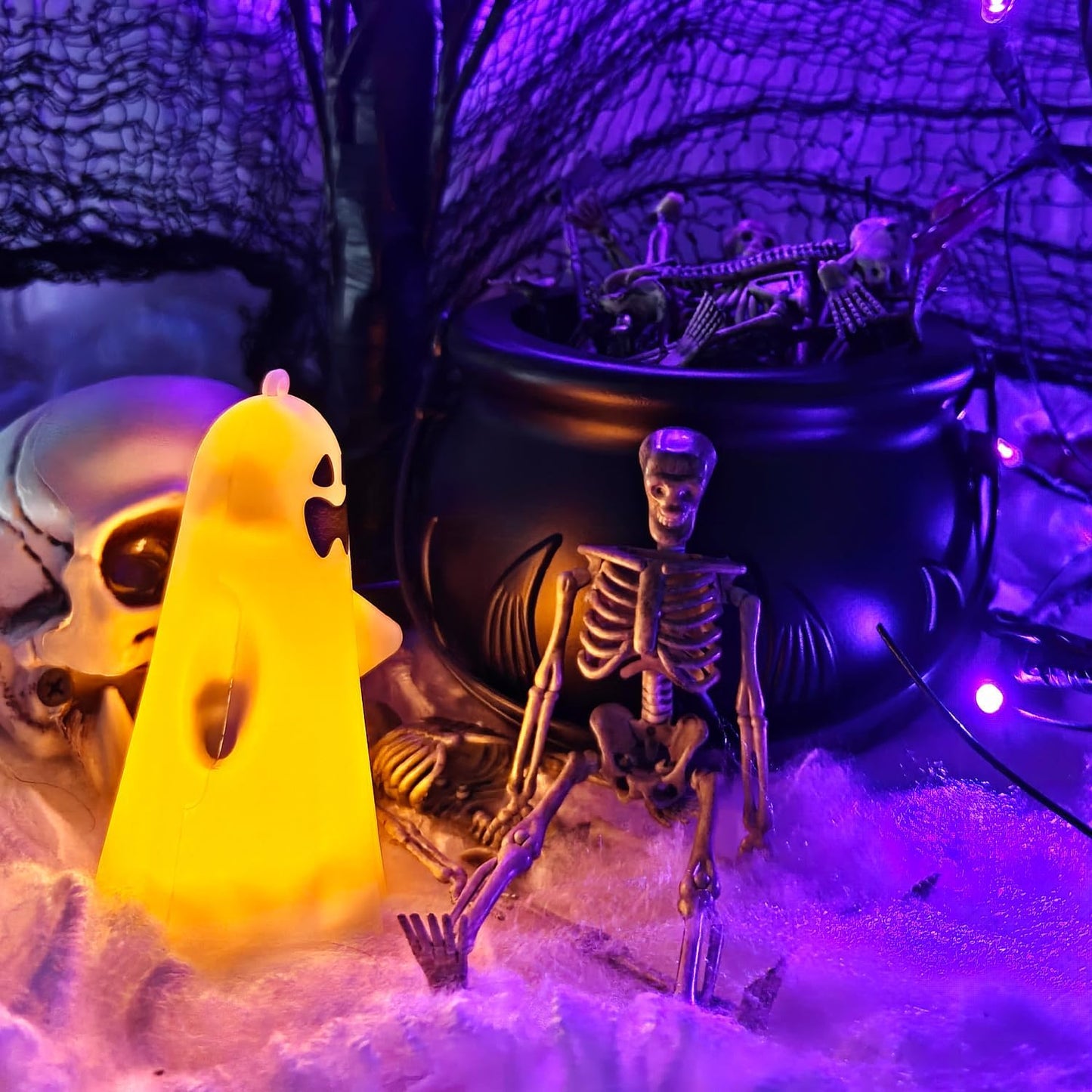 16 Pcs mini skeleton halloween decoration With hemp rope，6”small plastic posable halloween tiny skeleton figurines decor for Halloween Indoor Outdoor Graveyard Decor Haunted House Party Favors