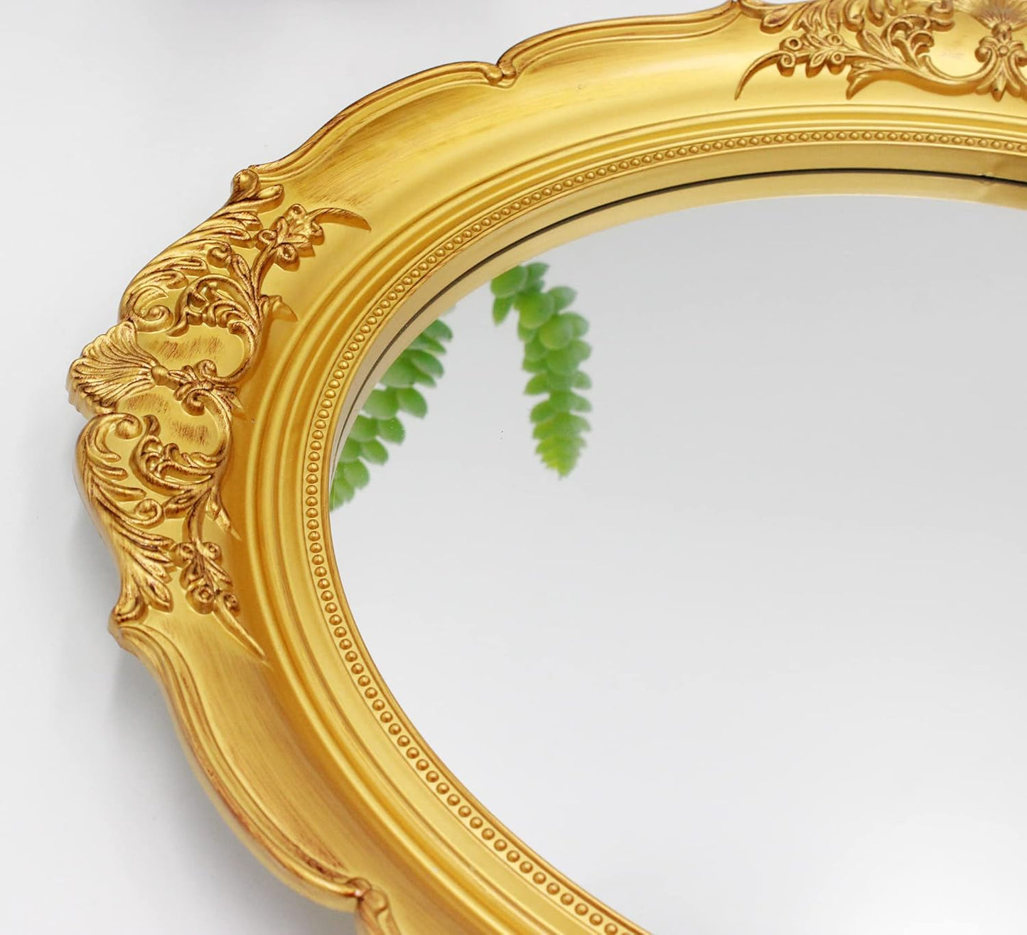 14.8 x 13.1 inch Oval Wall Mirror Vintage Style Wall Mounted (Gold)