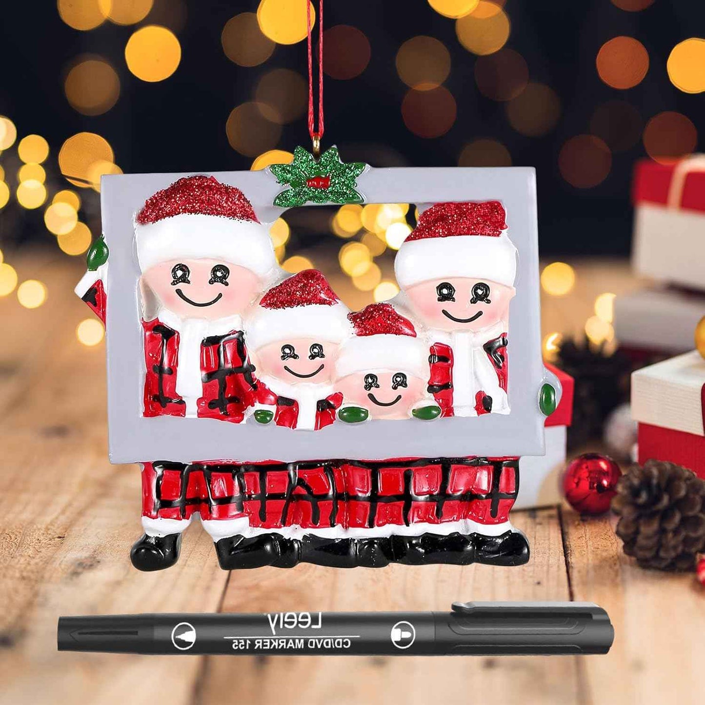 Personalized Christmas Ornaments 2025 Family of 2 Custom Christmas Ornament with Names Customized Ornaments for Xmas Tree,Handcrafted Christmas Decoration Gifts for Home Decor (Family of 4)