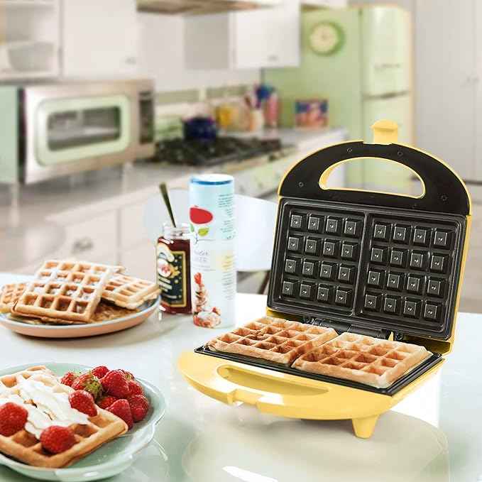 Bestron Brüsseler Waffeleisen im Retro Design, Waffelmaker für 2 belgische Waffeln, mit Antihaftbeschichtung & Backampel, 700 W, Farbe: Gelb
