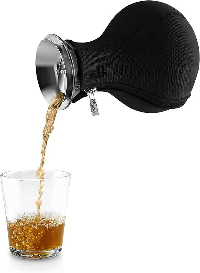 EVA SOLO | Tea-maker 34oz | Drip-free Borosilicate Glass with Insulating Neoprene Cover | Danish Design, Functionality & Quality | Black