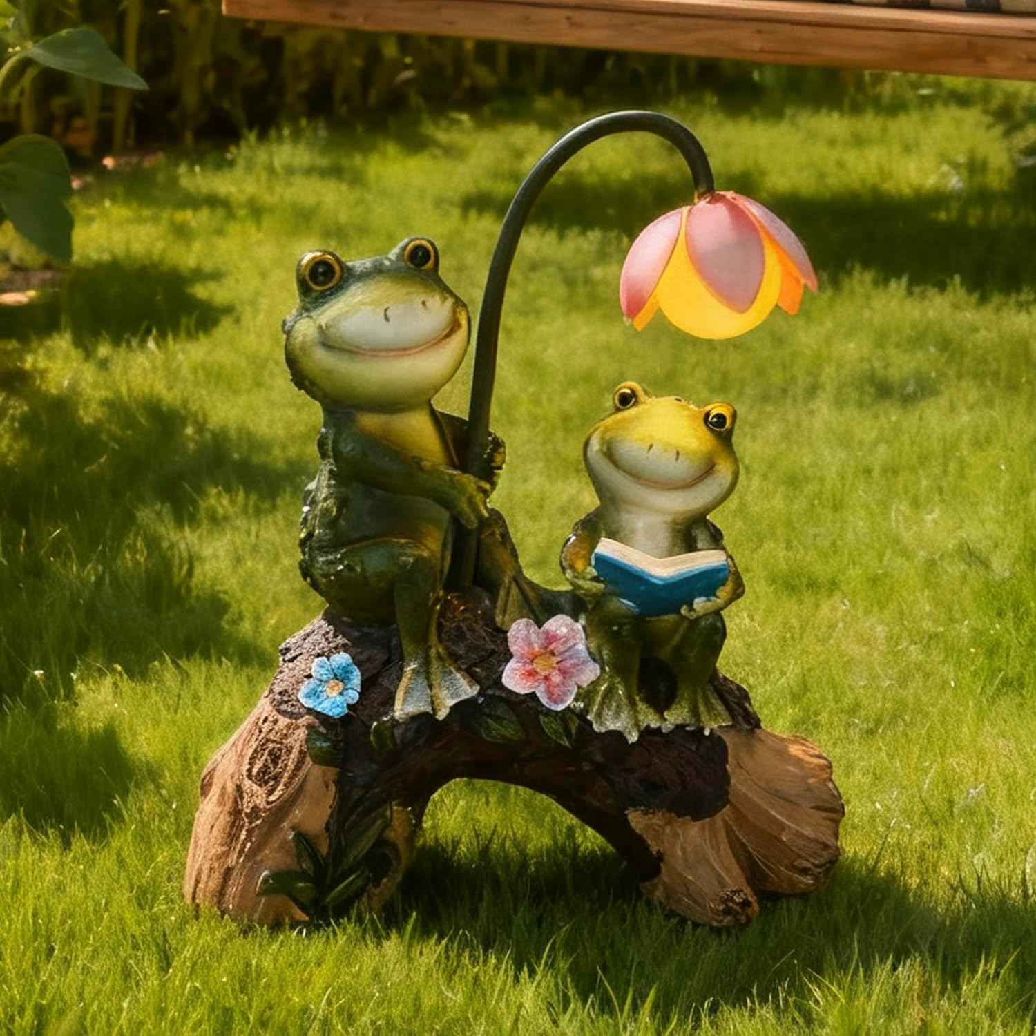 Solar Powered Frog Garden Statue with LED Flower Light, Resin Frog Family Figurine for Outdoor Patio Yard Lawn Decor, Cute Animal Garden Sculpture