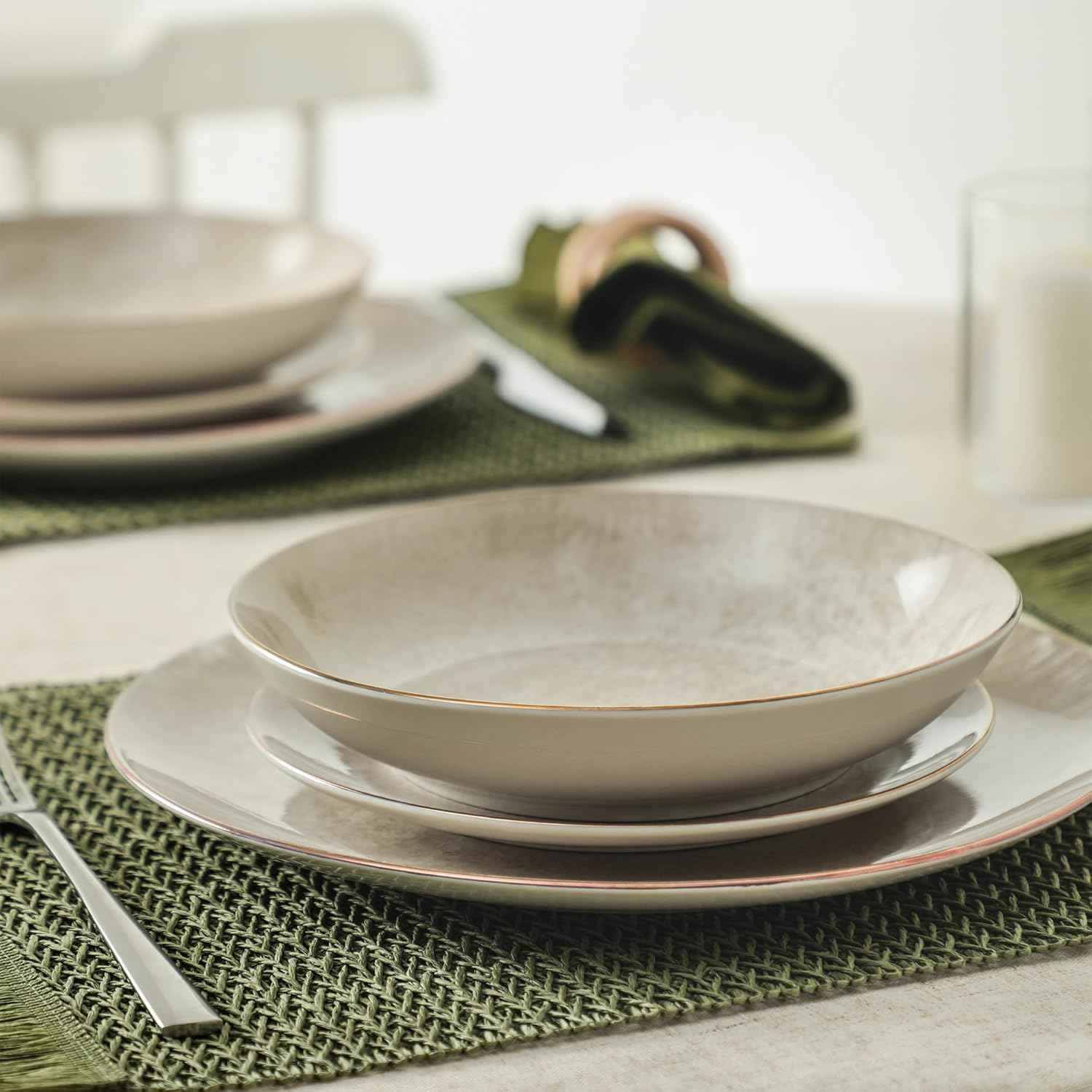 Christian Siriano Onyx 12-Piece Dinnerware Set Porcelain, Plates and Bowls Set, Hand Wash Dish, Dish Set for 4, Beige and Gold