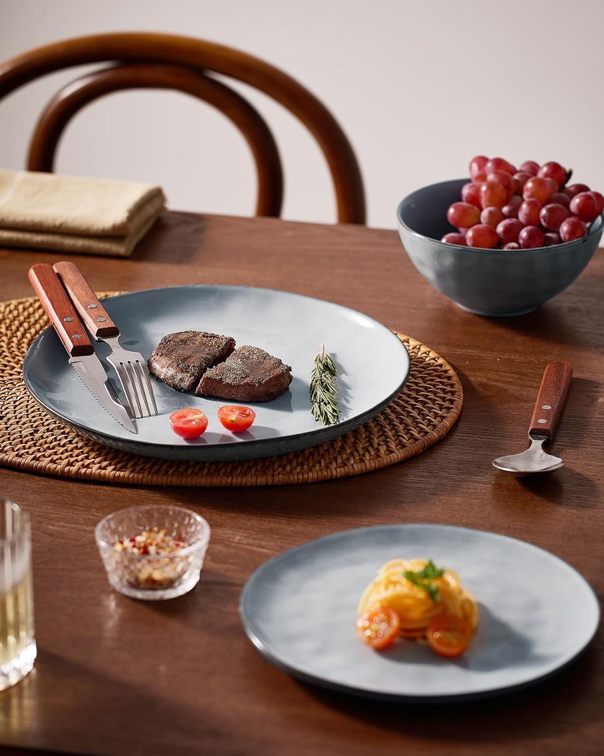 Famiware Dinnerware Sets for 4, Ocean Round 12-Piece Kitchen Plates and Bowls Sets, Reactive Glaze, Microwave and Dishwasher Safe, Scratch Resistant, Grey