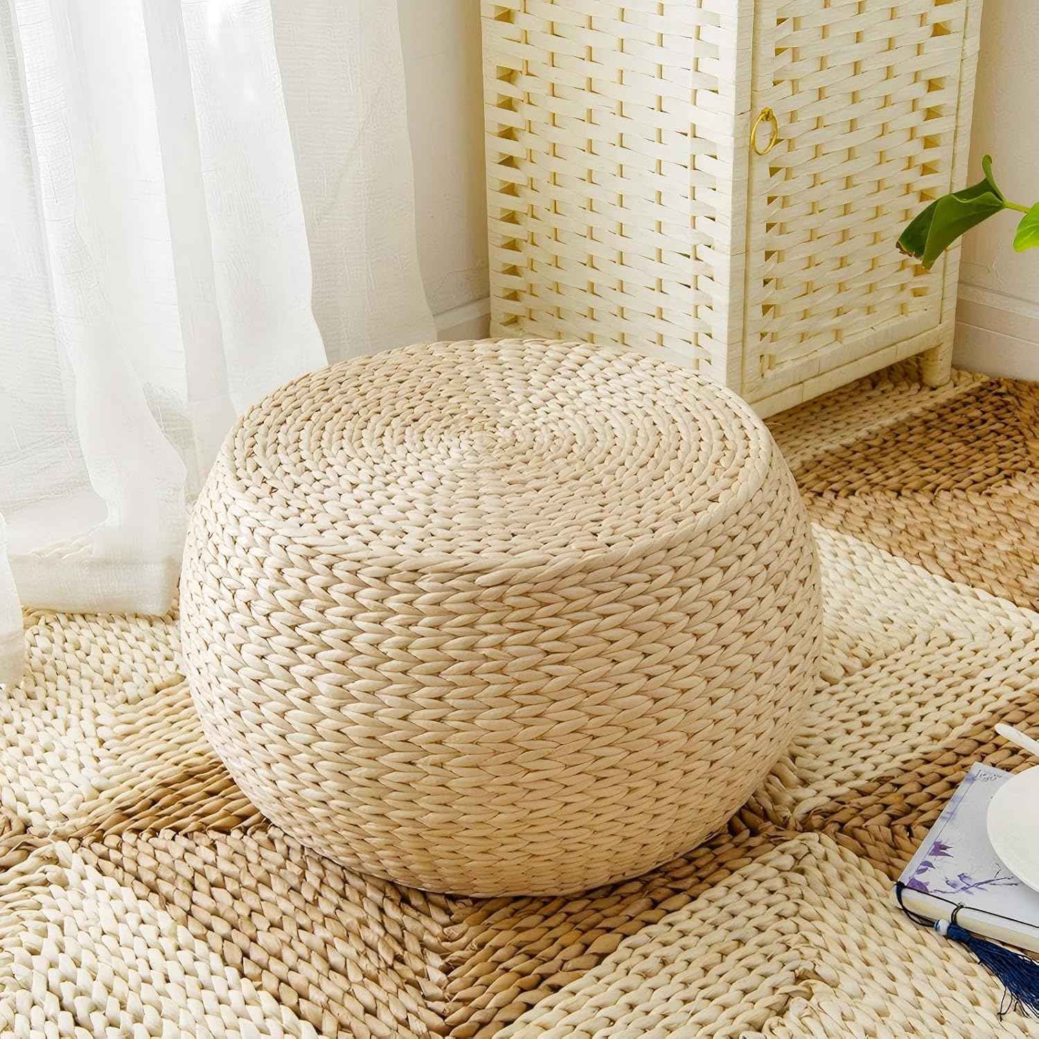 Solid Wood Straw Round Pouf Ottoman, Small Handwoven Boho Extra Seat, Low Tatami Ottoman Footrest for Living Room Bedroom Patio Garden (12.2"x12.2"x8.7")
