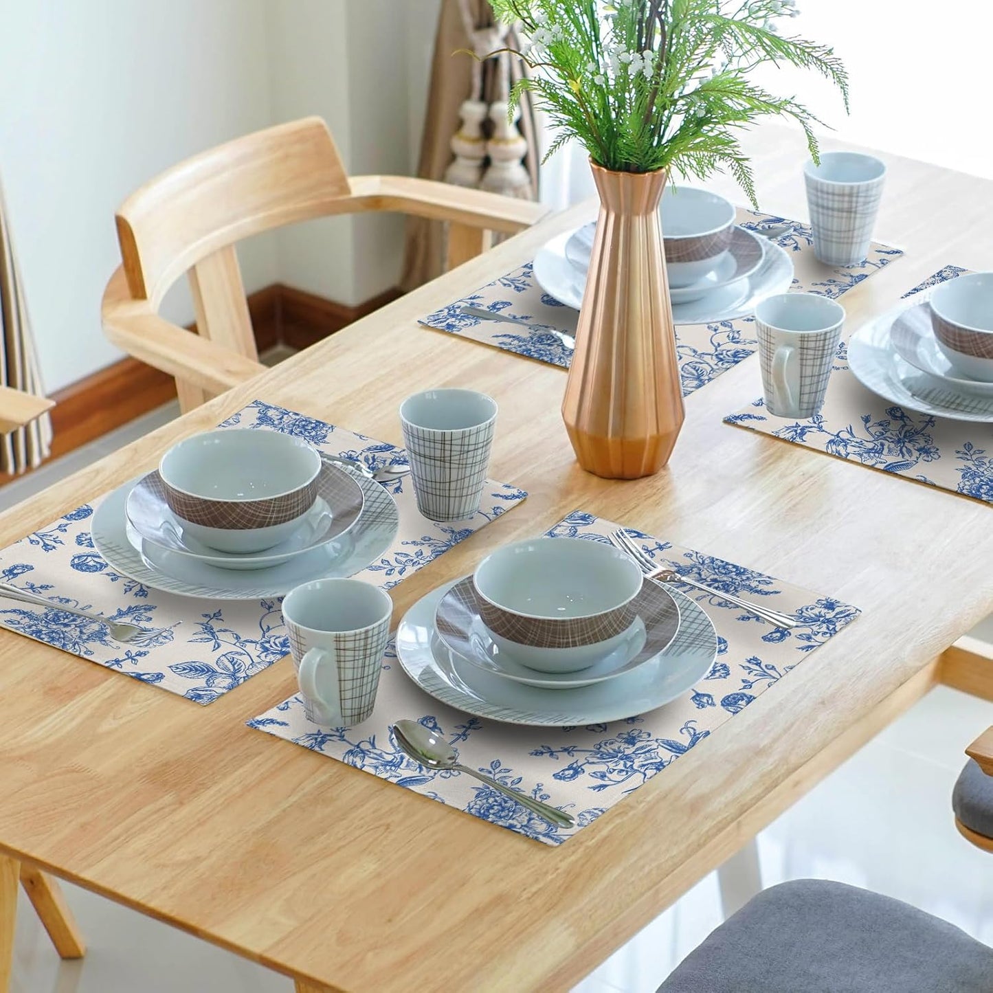 Blue Floral Placemats Set of 4 Vintage Flower Blue and Cream Washable Non-Slip Heat Resistant Place Mats 12x18 Inch Spring Summer Linen Table Mats for Kitchen Dining Party Decor