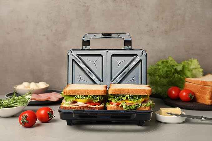 Bestron XL Sandwich maker for 2 sandwiches, Sandwich maker with non-stick coating & indicator light, 1000W, color: Black