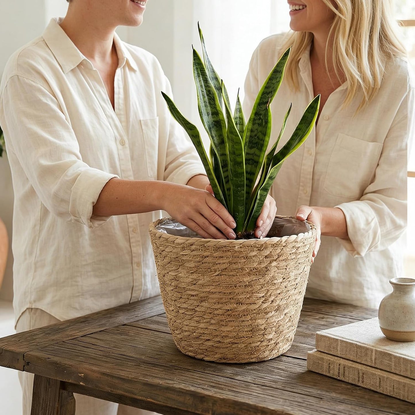 Set of 4 Seagrass Planter Basket, 6" 7" 9" 10" Hand Woven Plant Basket with Waterproof Plastic Liner, Round Natural Flower Pot for Indoor Outdoor Modern Home Decoration, Brown