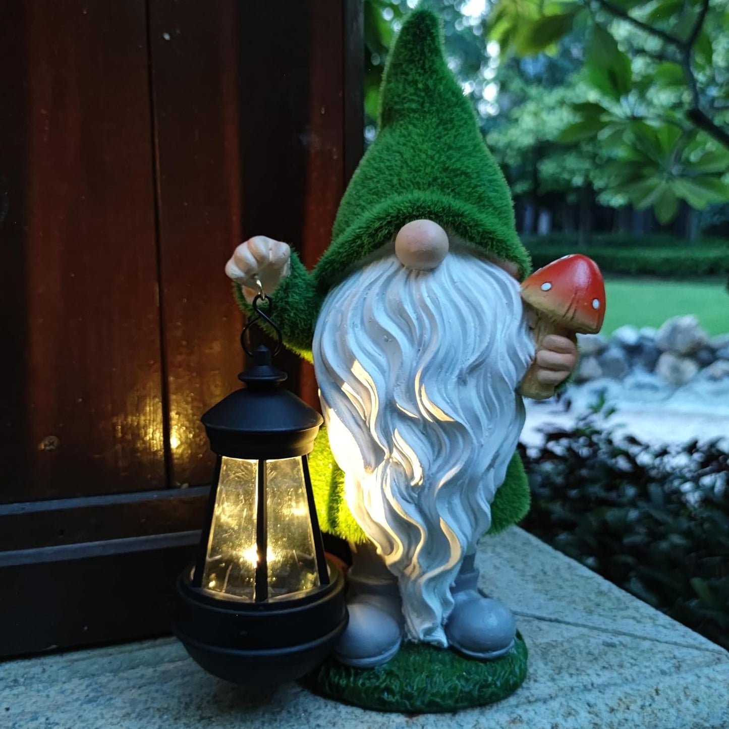 Solar Gnomes Garden Statues,Resin Gnome Figurine Holding Mushroom and Solar Lights Lantern,Outdoor Yard Art Decorations for Garden Patio Lawn