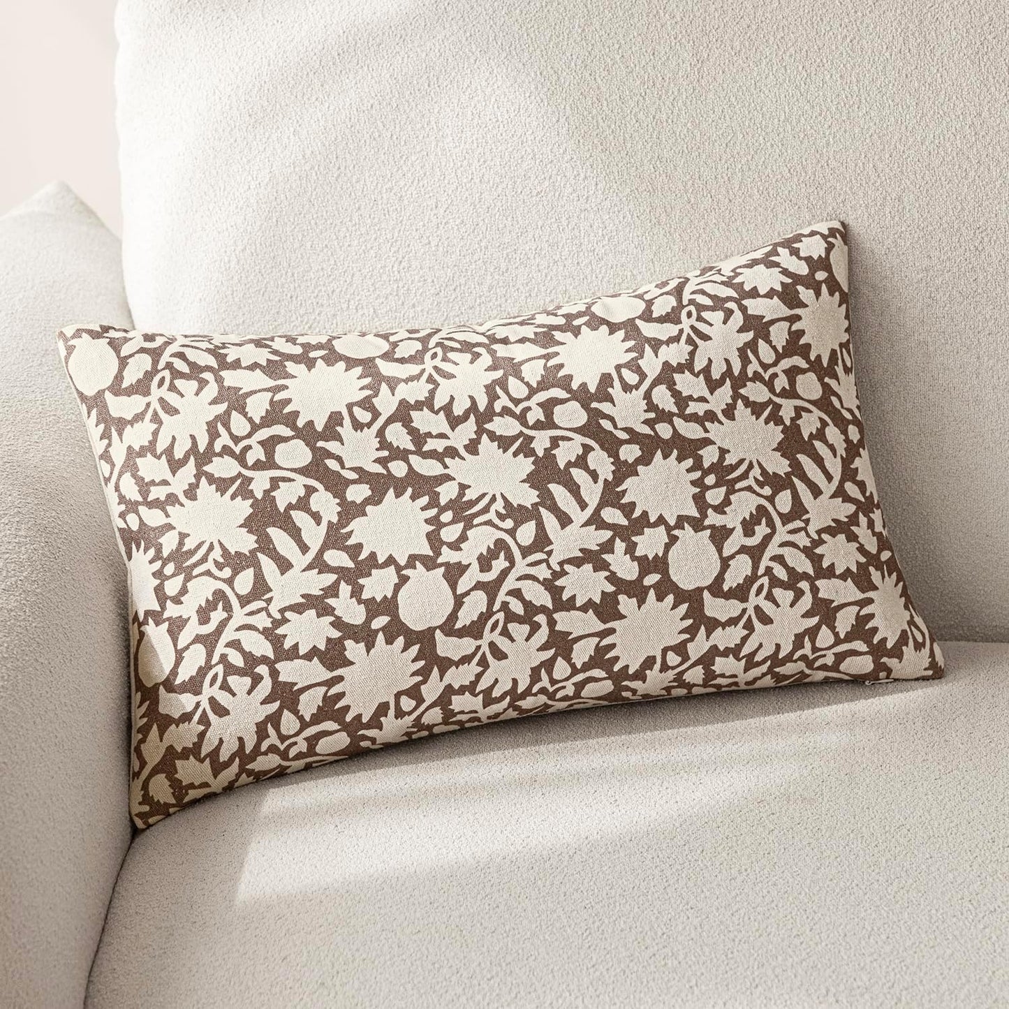 Foindtower Set of 2 Decorative Neutral Floral Lumbar Throw Pillow Covers Accent Farmhouse Cushion Covers Boho Vintage Pillowcase for Couch Sofa Bedroom Living Room Home Decor Outdoor,12×20 Inch,Brown