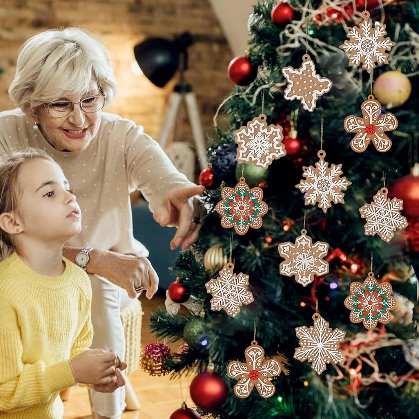 kockuu 12Pcs Christmas Gingerbread Snowflake Ornaments for Tree Rustic Brown Silicone Christmas Ginger Bread Hanging Ornaments Pendants for Xmas Tree Winter Crafts Holiday Home Party Decor Indoor