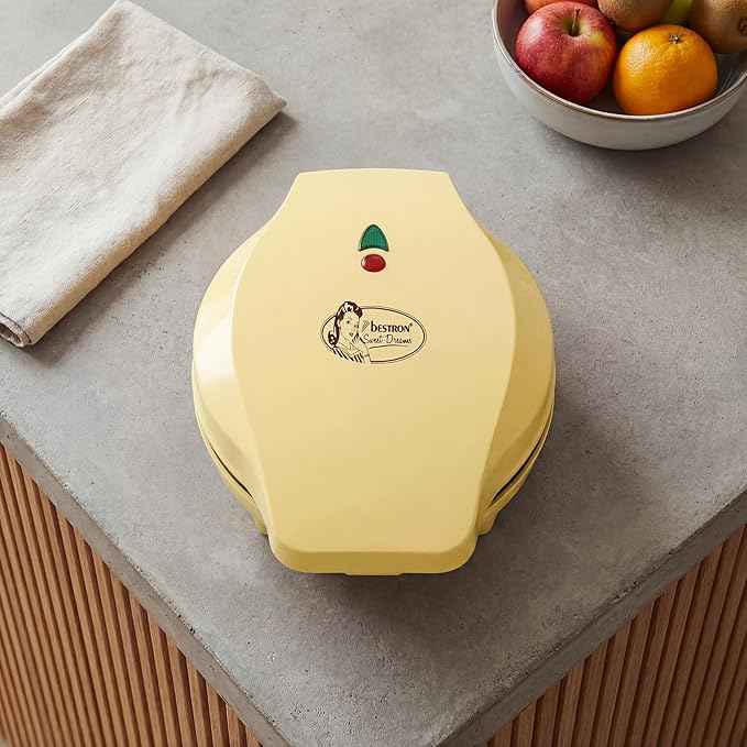 Bestron Waffle Maker for Classic Heart Waffles, Waffle Maker for Waffles in Heart Shape with Indicator Light & Non-Stick Coating Retro Design 700 Watt, Colour: Yellow