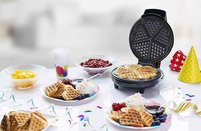 Bestron Waffle Maker for Classic Heart-Shaped Waffles, Waffle Maker with Non-Stick Coating for Heart-Shaped Waffles, 700 Watts, Colour: Silver