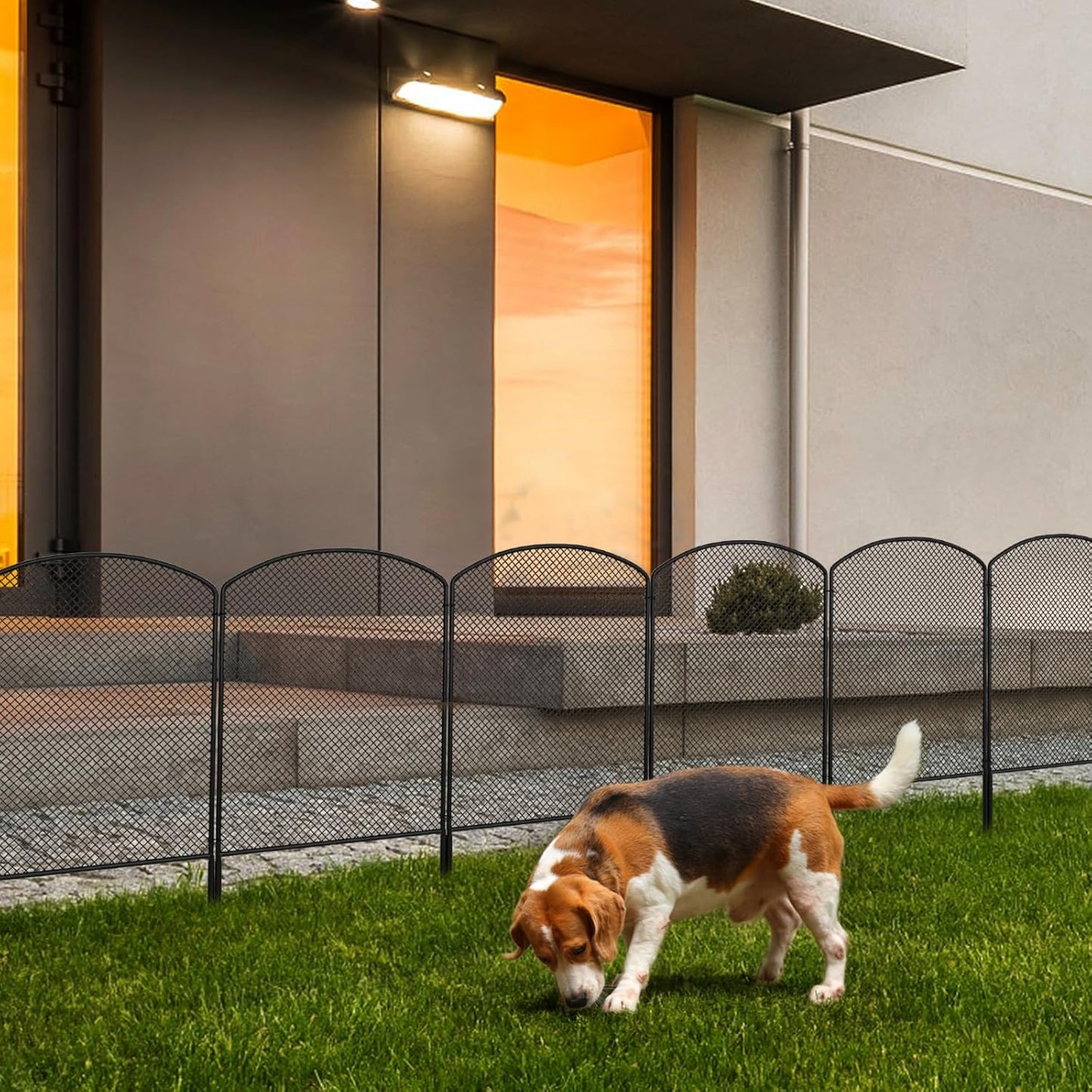 OUSHENG Mesh Decorative Garden Fence Fencing, 24in (H) x 10ft (L) Dog Barrier Outdoor for Yard, Rustproof Metal Wire Panels Border Blockers for Small Animal Rabbit, Black Arched