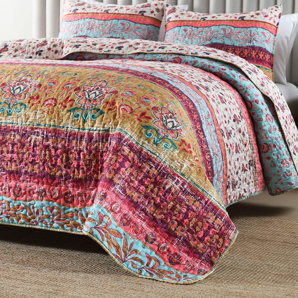 Boho Style King Quilt Set Reversible Bohemian Floral Strip Quilt Beddding Set, Soft and Lightweight Bedspread for All Season, Oversize King Bed Coverlet with 2 Matching Pillow Shams (3 Pieces)