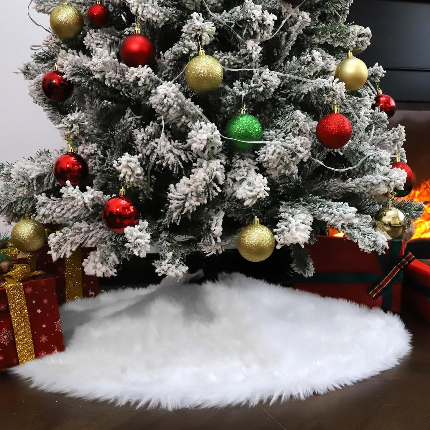 30 Inch Faux Fur Christmas Tree Skirt Soft Snow White Plush Tree Mat Christmas Decorations Fluffy Tree Skirts Xmas Holiday Party Indoor Decorations