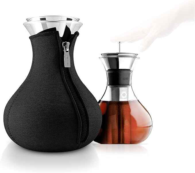 EVA SOLO | Tea-maker 34oz | Drip-free Borosilicate Glass with Insulating Neoprene Cover | Danish Design, Functionality & Quality | Black