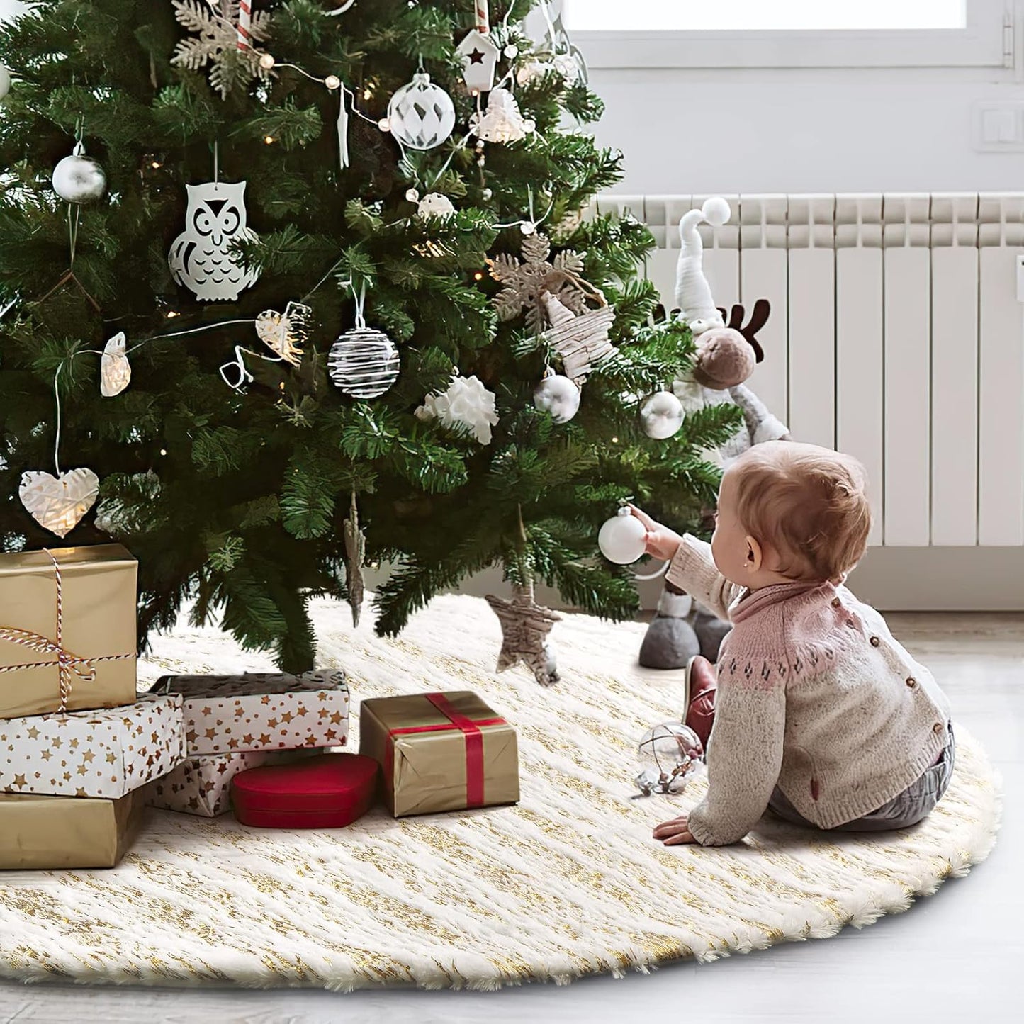 Christmas Tree Skirt, Large White&Gold Bronzing Luxury Faux Fur Tree Skirt Soft Thick Plush Xmas Tree Skirt for Family Holiday Christmas Party Tree Decorations(Gold,36inch/90cm)
