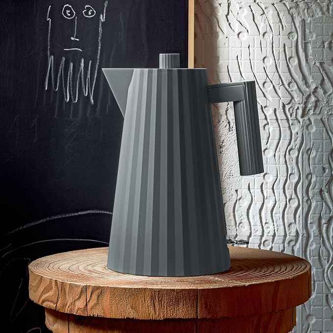 Alessi Plissé MDL06 G/UK Designer Electric Kettle, Thermoplastic Resin, English Plug 2400W, 170 cl, Grey