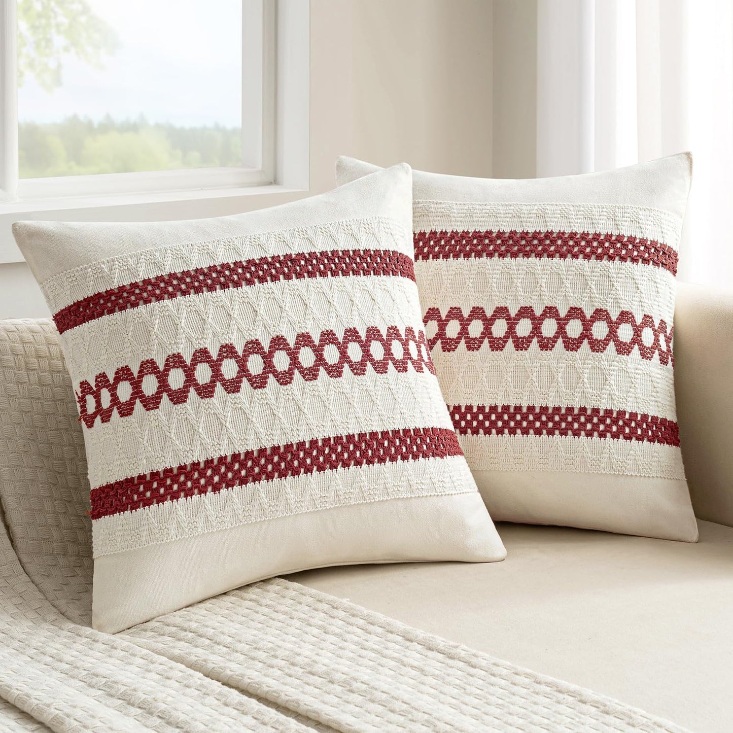 MIULEE Set of 2 Christmas Burgundy Boho Decorative Pillow Covers 18x18 Inch Farmhouse Rustic Couch Throw Pillows Modern Cotton Cushion Covers Retro Cute Macrame Woven Home Decor for Bed Sofa Chair