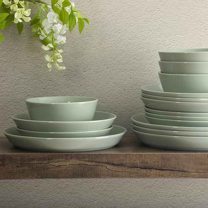 Gibson Home Summer Shades 16 Piece Plates and Bowls Dishes Service for 4 Porcelain Dinnerware Set - Green