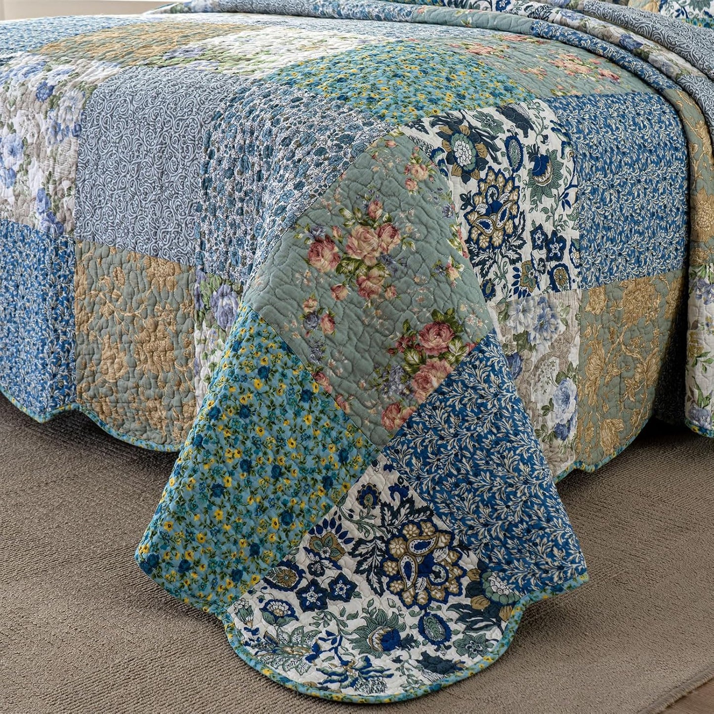 YAYIDAY Oversized Queen Quilt Set Patchwork Bedspread (110x118 Inch) - 100% Cotton Reversible Breathable Floral Quilted Coverlet with Pillow Shams Fit All Season