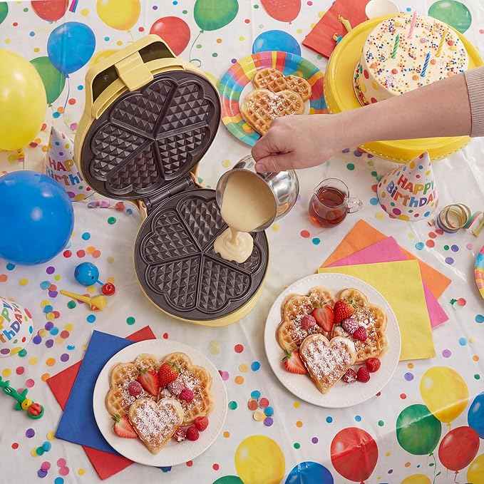 Bestron Waffle Maker for Classic Heart Waffles, Waffle Maker for Waffles in Heart Shape with Indicator Light & Non-Stick Coating Retro Design 700 Watt, Colour: Yellow