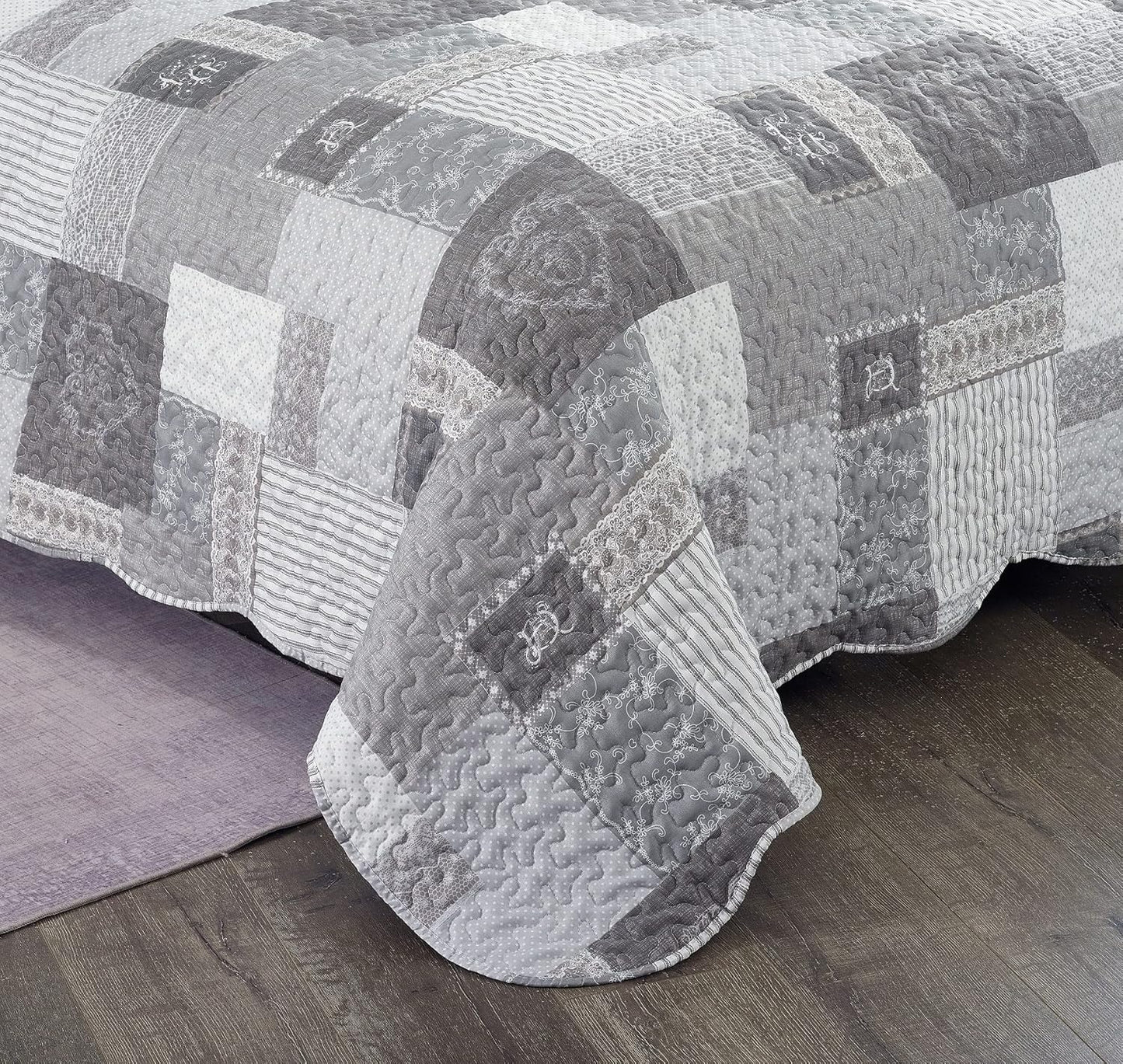 Brilliant Sunshine Grey Heart Love, Floral and Lace Patchwork, 3-Piece Quilt Set with 2 Shams, Reversible Bedspread, Soft Lightweight Coverlet, All-Season, Full/Queen, Grey