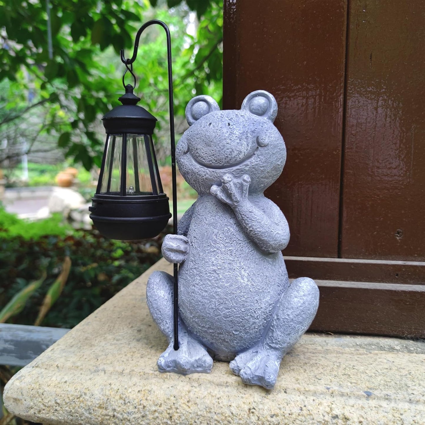Frog Solar Garden Statues,Resin Frog Figurine Decorations with Solar Lights Lantern, Outdoor Garden Decor Art for Lawn,Yard, Unique Housewarming Gift for Women Mom Grandma