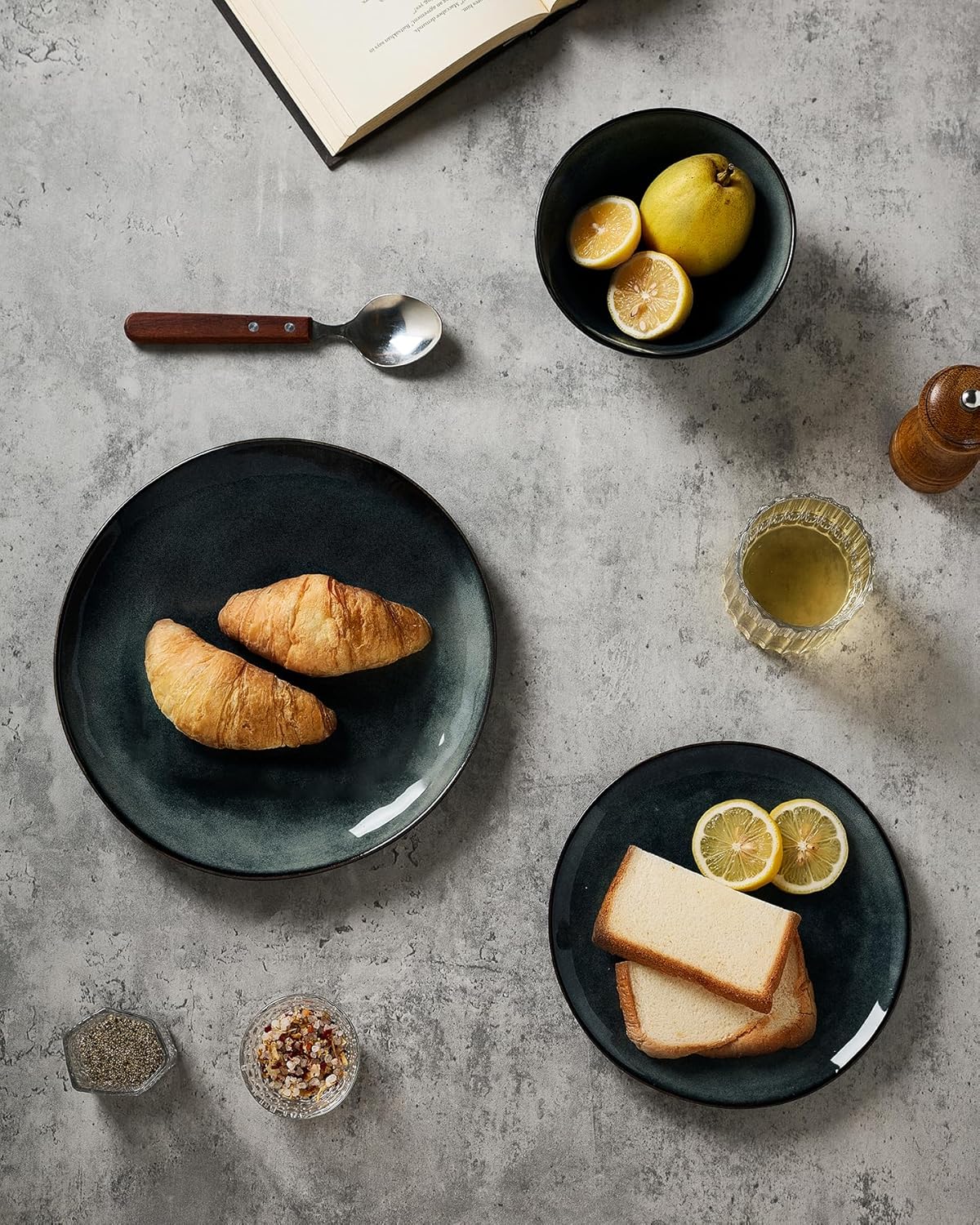 Famiware Ocean Round Plates and Bowls Set, 18 Pieces Dinnerware Sets, Dishes Set for 6, Reactive Glaze, Microwave and Dishwasher Safe, Scratch Resistant, Deep Forest