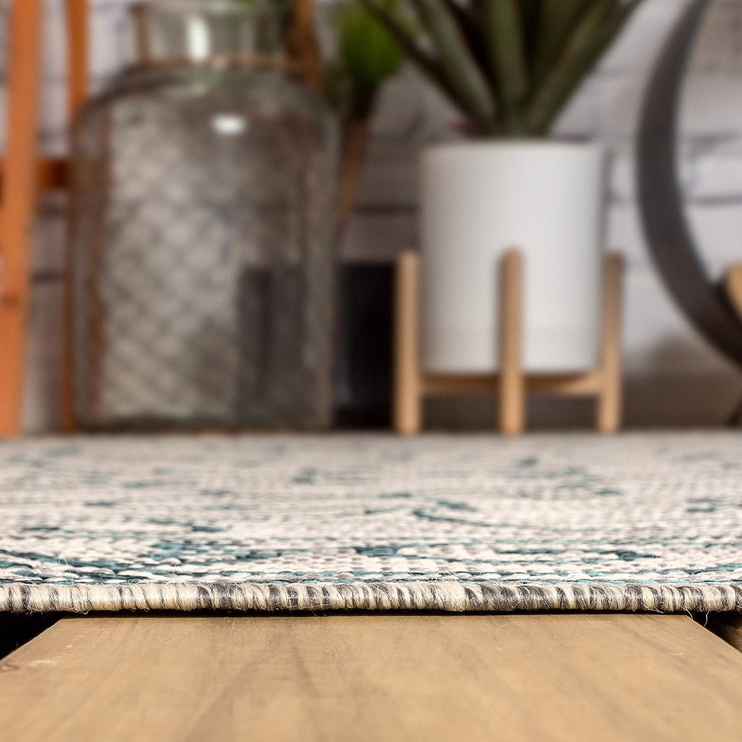 JONATHAN Y Vintage Filigree Indoor Outdoor Round Area Rug 5 Ft Gray/Teal, Charleston Textured Weave for Backyard, Patio, Porch, Easy-Cleaning, High Traffic, Pet-Friendly, Non-Shedding (SMB106E-5R)