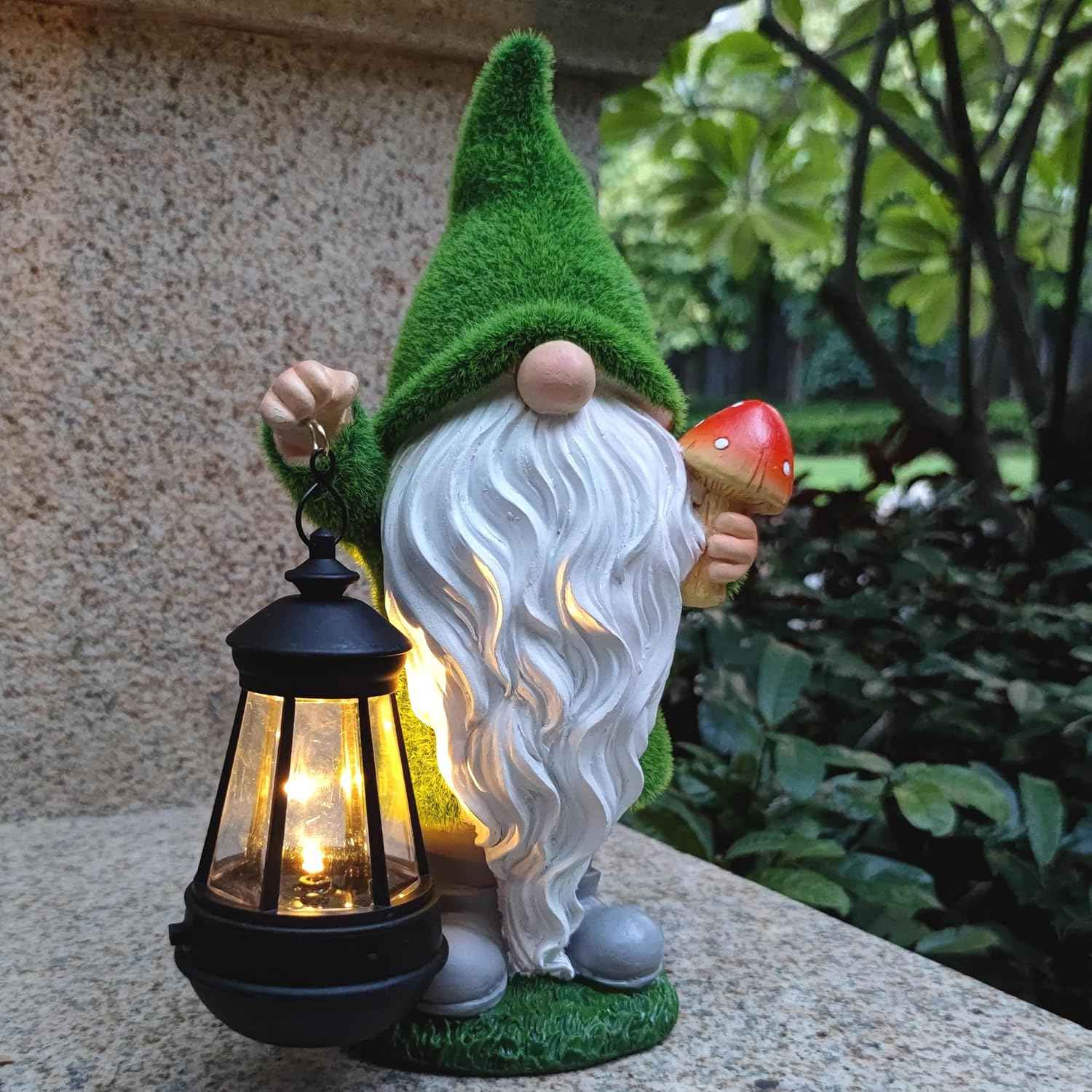 Gnomes Solar Garden Statues,Resin Gnome Figurine Decorations Holding Mushroom and Solar Lights Lantern, Outdoor Figurines Lawn Garden Statue Decor Art for Lawn,Yard, Balcony Ornament.
