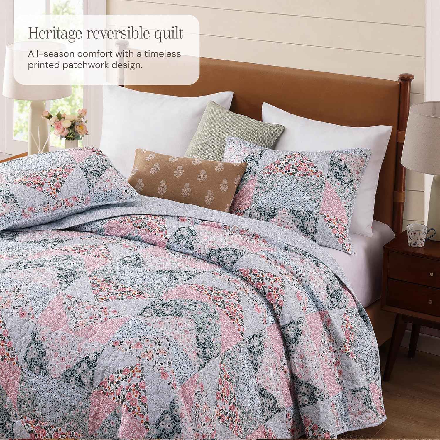 BLOOMHAVEN Quilt Set Queen Size, Patchwork Pink Floral Quilt Sets, Reversible Bedspread Lightweight and Breathable for All Seasons, Soft Quilted Bedspread with 2 Pillow Shams
